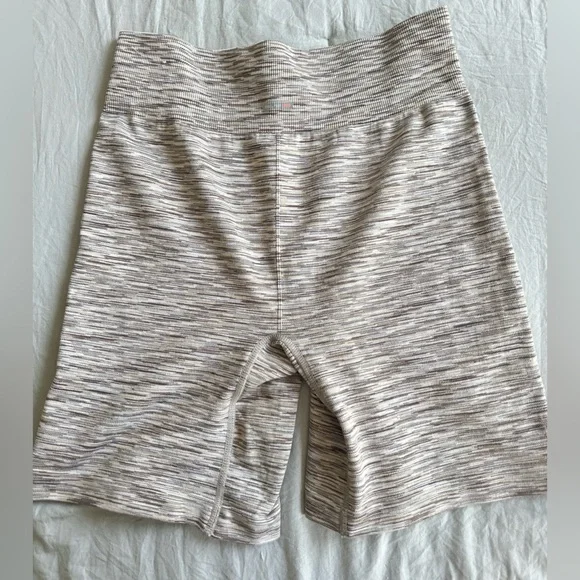 Aerie Set of Chill-Play-Move Biker shorts - Picture 5 of 6